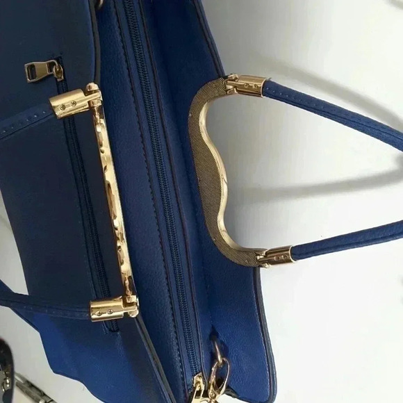 Beautiful Blue Purse - Picture 3 of 5